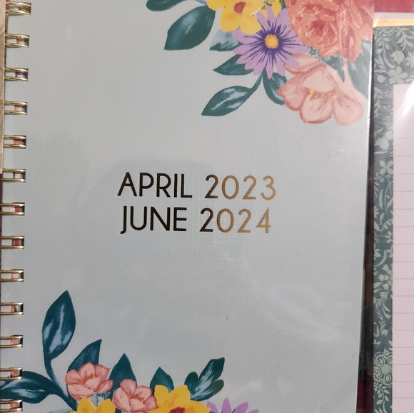 Pioneer Woman Calendar & Weekly Planner Set Brilliant Blooms 4/2023 To 6/2024 - Picture 7 of 9